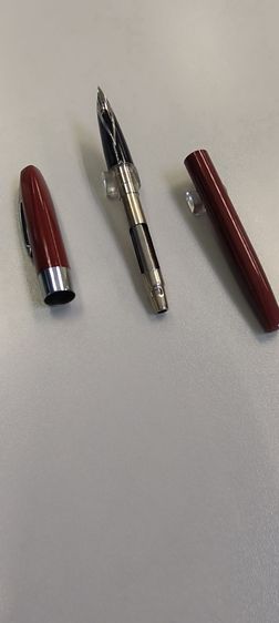 ปากกาหมึกซึม sheaffer imperial หัวขนาด M made in USA สีแดง ปี 1994 รูปที่ 5