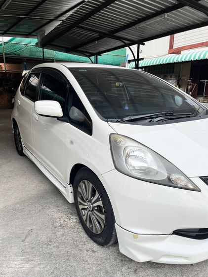 Honda Jazz 2010 1.5 S i-VTEC Sedan เบนซิน ไม่ติดแก๊ส เกียร์อัตโนมัติ ขาว รูปที่ 4