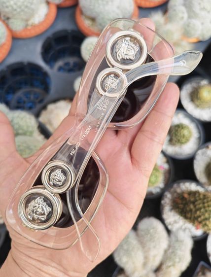 แว่นกันแดด Gianni Versace Italy ตัวหายาก ราคาสุดแบ่งปันครับ รูปที่ 3