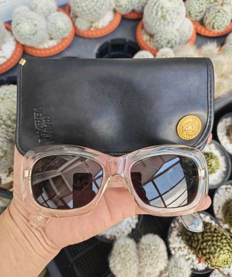 อื่นๆ แว่นตากันแดด แว่นกันแดด Gianni Versace Italy ตัวหายาก ราคาสุดแบ่งปันครับ
