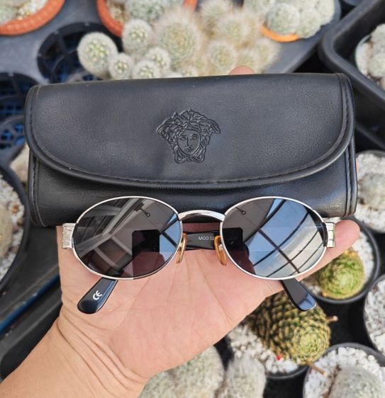 อื่นๆ แว่นตากันแดด แว่นกันแดด Gianni Versace Italy แท้ๆงามๆ ราคาสุดแบ่งปันครับ