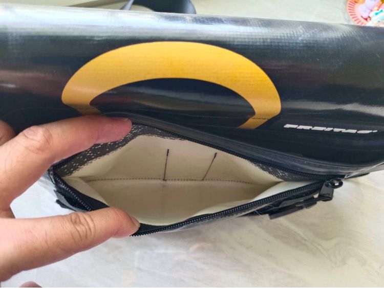 กระเป๋า Freitag รุ่น Hawaii สีดำ 