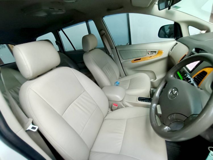 Toyota Innova 2011 2.0 V Sedan เบนซิน ไม่ติดแก๊ส เกียร์อัตโนมัติ ขาว รูปที่ 2