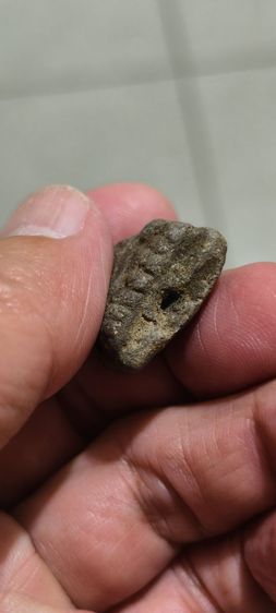 ก้นเป็นรูดินเก่าๆ