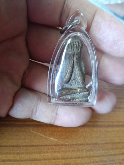 พระปิดตาเนื้อโลหะเก่า