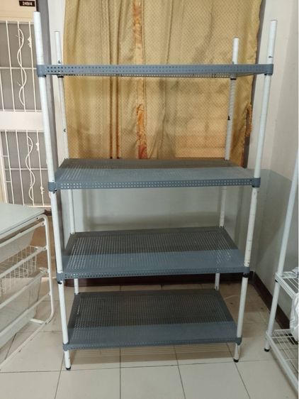 ชั้นเหล็กวางของ