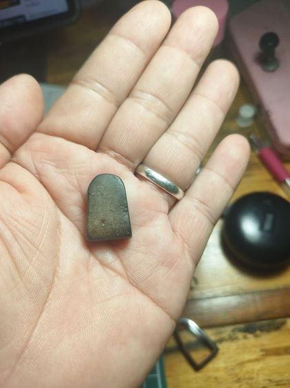 พระซุ้มกอพิมพ์กลาง เนื้อดำ กรุทุ่งเศรษฐี กำแพงเพชรสภาพสวยน่ารัก รูปที่ 6