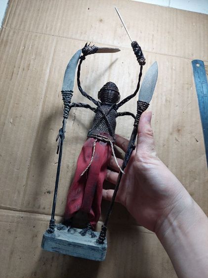 เครื่องรางหุ่นพยนต์อาจารย์ลอยอยุธยาสูง 10 นิ้ว