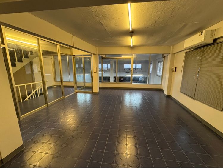 ไม่ใช่ อาคารพาณิชย์เจริญนคร53-1 ห้องมุม2หลัง รูปที่ 2