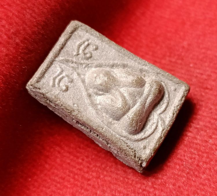 💟 พระปิดตา รุ่นแรก ปี18 หลวงพ่อฤาษีลิงดำ วัดท่าซุง รูปที่ 3