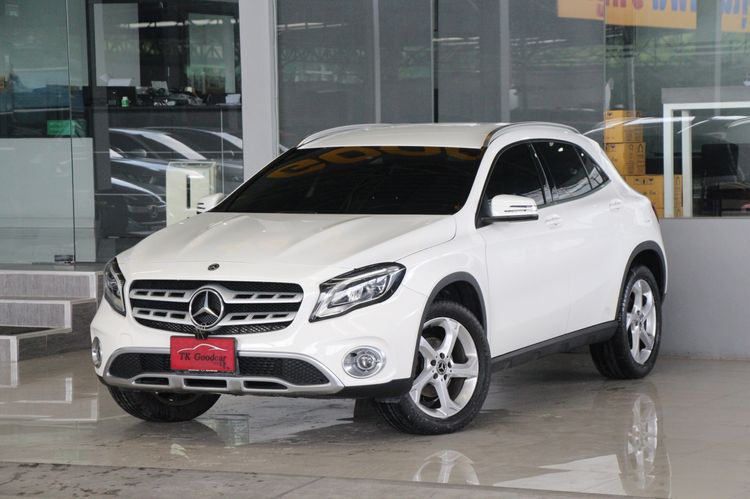 รถ Mercedes-Benz GLA-Class GLA200 สี ขาว