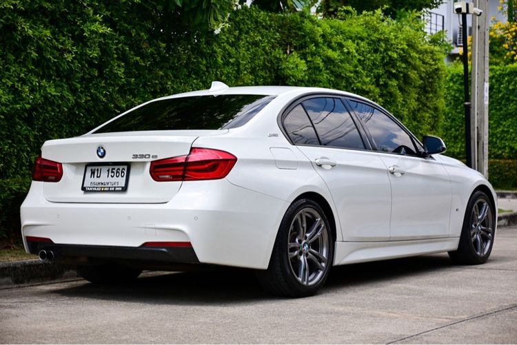 BMW Series 3 2018 330e Sedan ปลั๊กอินไฮบริด (PHEV) ไม่ติดแก๊ส เกียร์อัตโนมัติ ขาว รูปที่ 3