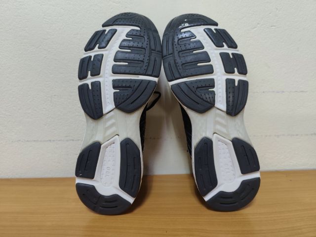 ASICS   42.0 26.5 แท้ มือสอง รูปที่ 9