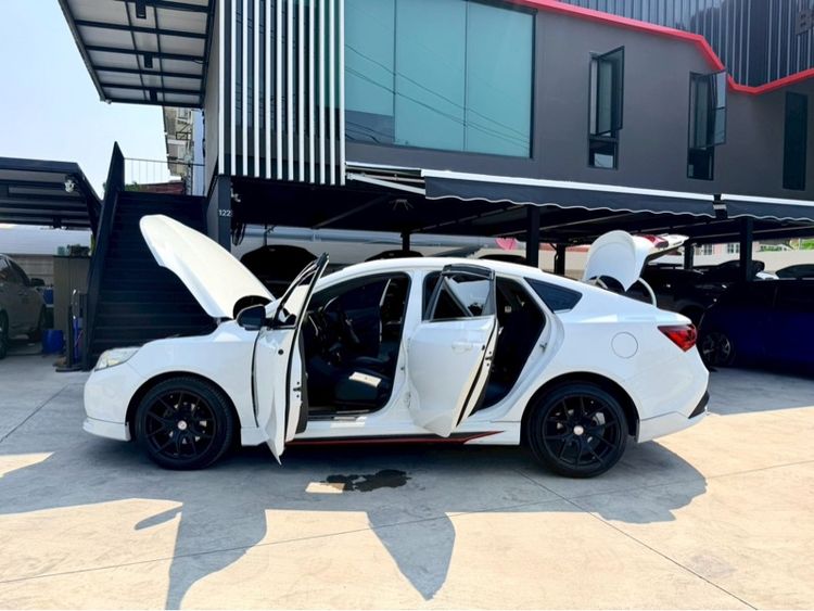 MG MG5 2017 1.5 X Sedan เบนซิน ไม่ติดแก๊ส เกียร์อัตโนมัติ ขาว