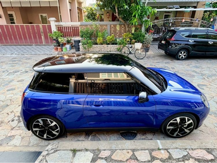 Mini Hatch Cooper 2024 SE Sedan ไฟฟ้า ไม่ติดแก๊ส เกียร์อัตโนมัติ น้ำเงิน รูปที่ 3