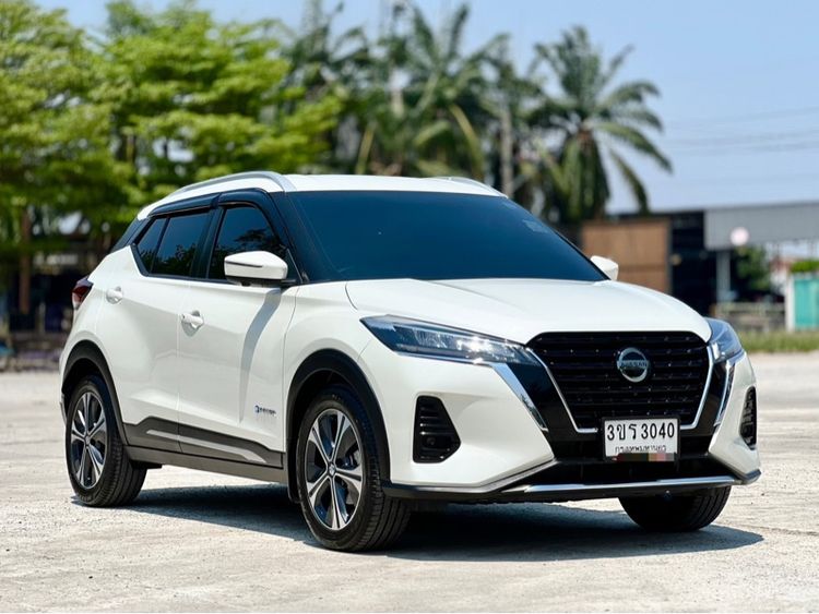 รถ Nissan Kicks 1.2 V สี ขาว