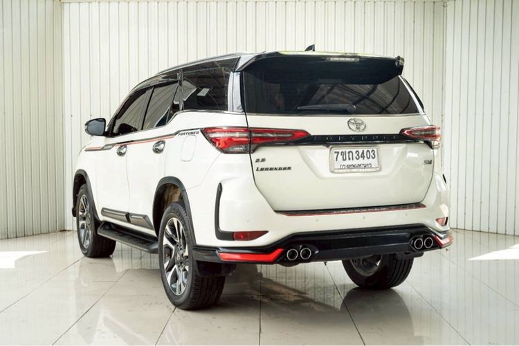 Toyota Fortuner 2022 2.8 V TRD Sportivo Black Top 4WD Utility-car ดีเซล ไม่ติดแก๊ส เกียร์อัตโนมัติ ขาว รูปที่ 4