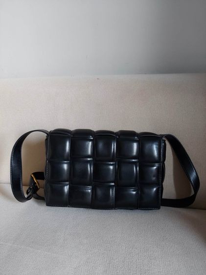 กระเป๋าสะพาย Bottega Veneta สีดำ