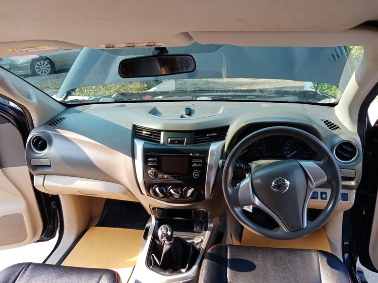 Nissan NP300-NAVARA 2017 2.5 S Pickup ดีเซล ไม่ติดแก๊ส เกียร์ธรรมดา ดำ รูปที่ 4