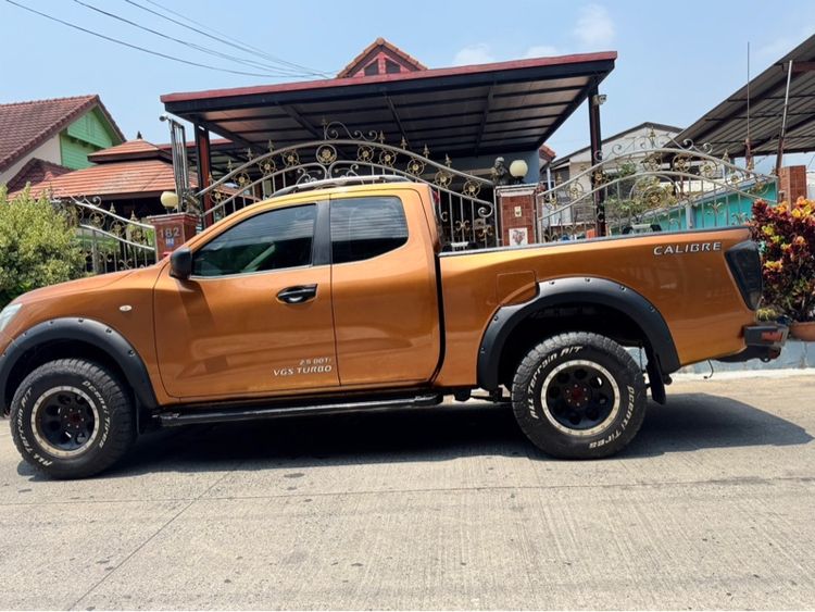 Nissan Navara 2019 2.5 Calibre EL Pickup ดีเซล ไม่ติดแก๊ส เกียร์ธรรมดา ส้ม รูปที่ 4