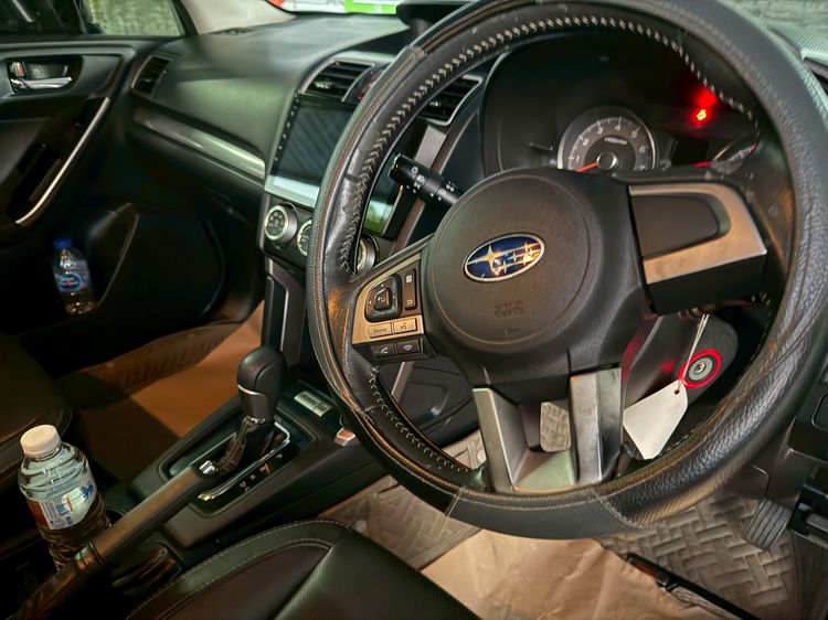 Subaru Forester 2016 2.0 4WD Utility-car เบนซิน เกียร์อัตโนมัติ ดำ รูปที่ 2