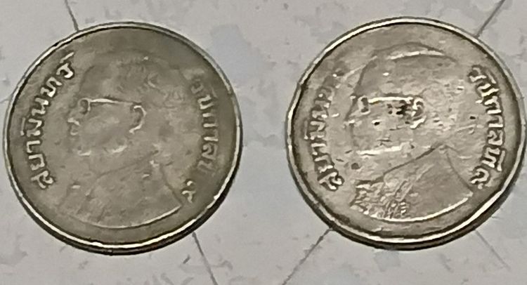 คนรักเหรียญ(นักสะสมที่ชื่นชอบ).เหรีบญ5บาท ร.9 แบบหน้าครุฑเอียงข้าง.ปีพ.ศ.2520และพ.ศ.2522ผู้ที่สนใจอยากได้ก็ทักมาเลยยยย.ครับผม รูปที่ 2