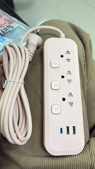 อุปกรณ์วงจรไฟฟ้าเเละอะไหล่ ปลั๊กไฟและปลั๊กแปลงขาสากลDeli