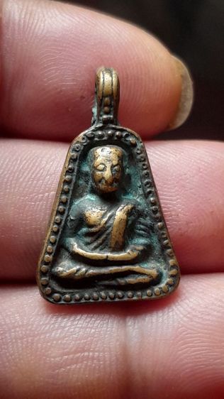 หลวงพ่อเงินพิมพ์จอบใหญ่