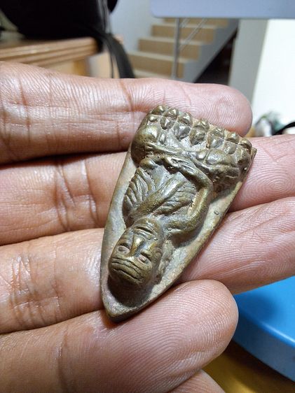 หลวงปู่ทดว วัดช้างให้ พิมพ์เตารีด รูปที่ 5