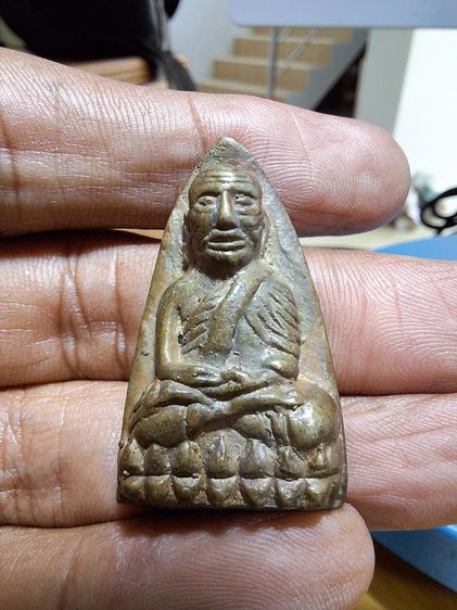 หลวงปู่ทดว วัดช้างให้ พิมพ์เตารีด