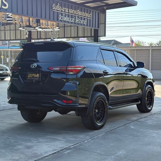 Toyota Fortuner 2021 2.4 Legender Utility-car ดีเซล ไม่ติดแก๊ส เกียร์อัตโนมัติ ดำ รูปที่ 4