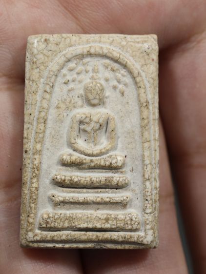 รหัส 397 - พระสมเด็จพิมพ์ปรกโพธิ์ วัดระฆังโฆสิตาราม สภาพสวยสมบูรณ์ มวลสารชัดเจน รับประกันตรงปกตามรูปภาพค่ะ จากหีบโบราณ” โทร 0933253888 รูปที่ 5