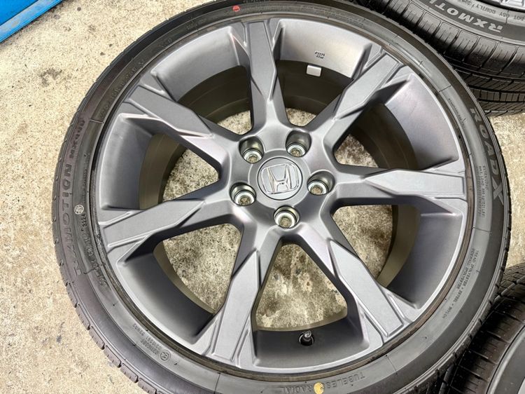ล้อแม็ก HONDA CIVIC EHEV RS ขอบ 18” ป้ายแดง ยาง 225-45R18 ปี 24 ตุ่มยังเห็นอยู่ รูปที่ 7