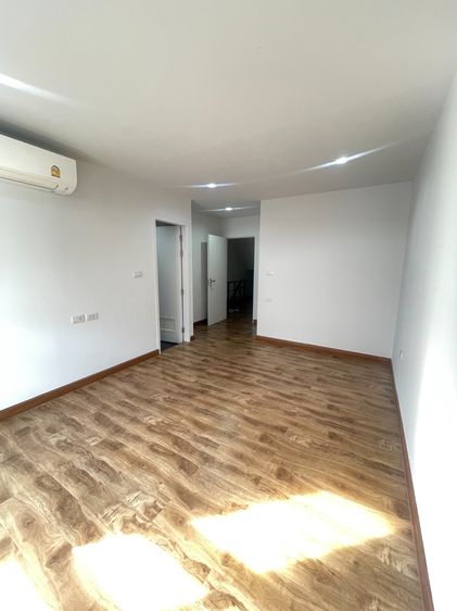 มีบางส่วน ขาย ให้เช่าทาวน์โฮม 4 ชั้นเดอะลอฟท์ บาย ไอ-เซน ลาดพร้าว 71 พร้อมเข้าอยู่ ทำเลดีใกล้Central EastVille รูปที่ 4