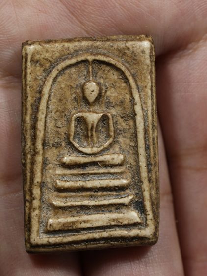 รหัส 430 - พระสมเด็จพิมพ์ฐานแซม วัดระฆังโฆสิตาราม สภาพสวยสมบูรณ์ มวลสารชัดเจน รับประกันตรงปกตามรูปภาพค่ะ จากหีบโบราณ” โทร 0933253888 รูปที่ 5