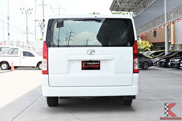 Toyota Hiace 2022 2.8 GL Van ดีเซล ไม่ติดแก๊ส เกียร์ธรรมดา ขาว รูปที่ 4