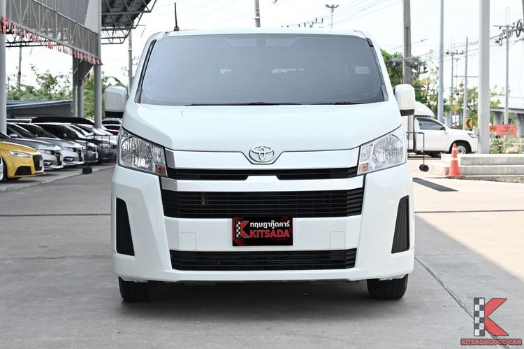 Toyota Hiace 2022 2.8 GL Van ดีเซล ไม่ติดแก๊ส เกียร์ธรรมดา ขาว รูปที่ 2