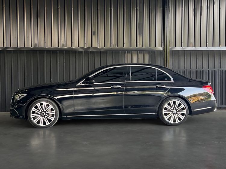 Mercedes-Benz E-Class 2018 E350 Sedan ปลั๊กอินไฮบริด (PHEV) ไม่ติดแก๊ส เกียร์อัตโนมัติ ดำ รูปที่ 4