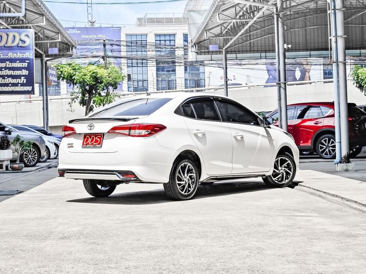 Toyota Yaris ATIV 2022 1.2 Sport Sedan เบนซิน เกียร์อัตโนมัติ ขาว รูปที่ 2