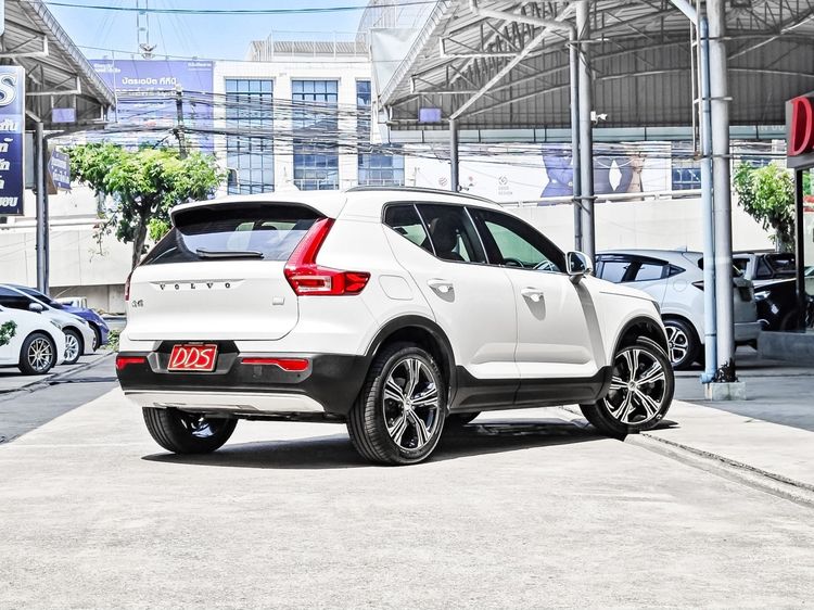 Volvo XC40 2022 2.0 T5 AWD Inscription Utility-car เบนซิน เกียร์อัตโนมัติ ขาว รูปที่ 3