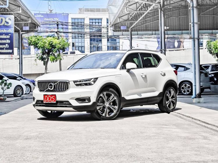รถ Volvo XC40 2.0 T5 AWD Inscription สี ขาว