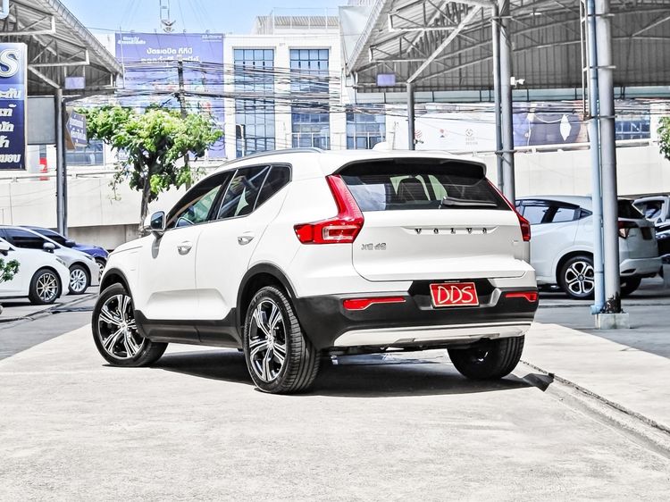 Volvo XC40 2022 2.0 T5 AWD Inscription Utility-car เบนซิน เกียร์อัตโนมัติ ขาว รูปที่ 2