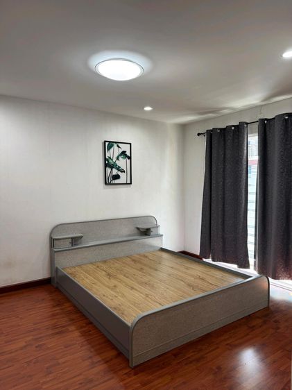 มีบางส่วน ให้เช่า ทาวน์โฮม 3 ชั้น ทางเข้าเมืองทอง ชวนโมดัสเซนโทร แจ้งวัฒนะ รูปที่ 2