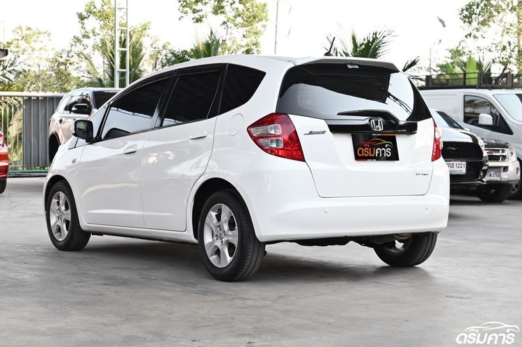 Honda Jazz 2008 1.5 V Sedan เบนซิน ไม่ติดแก๊ส เกียร์อัตโนมัติ ขาว รูปที่ 3