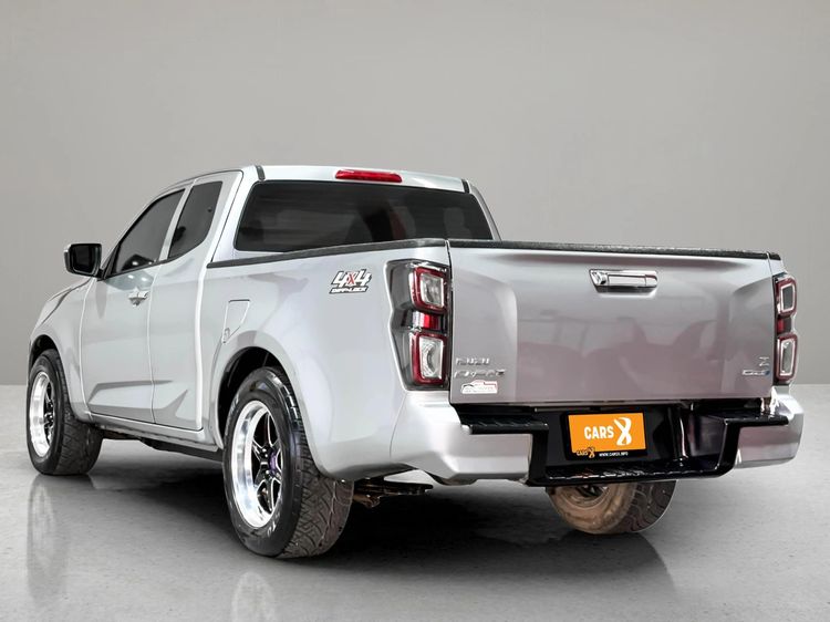 Isuzu D-MAX 2021 3.0 V-Cross Z 4WD Pickup ดีเซล ไม่ติดแก๊ส เกียร์ธรรมดา บรอนซ์เงิน รูปที่ 4