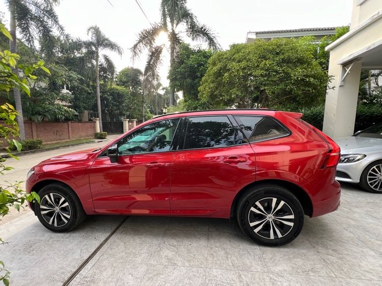 รถ Volvo XC60 2.0 T8 Momentum สี แดง