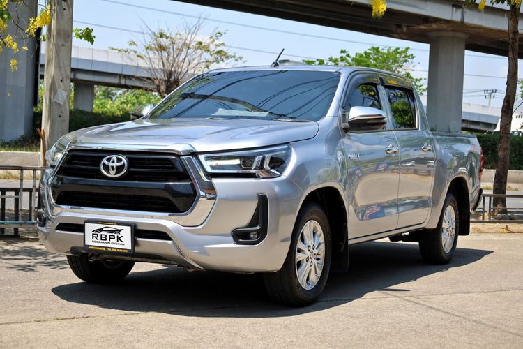 รถ Toyota Hilux Revo Double Cab 2.4 Mid Z Edition สี เทา