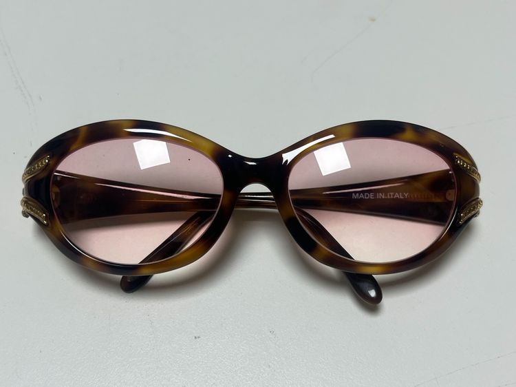 แว่นมือสอง