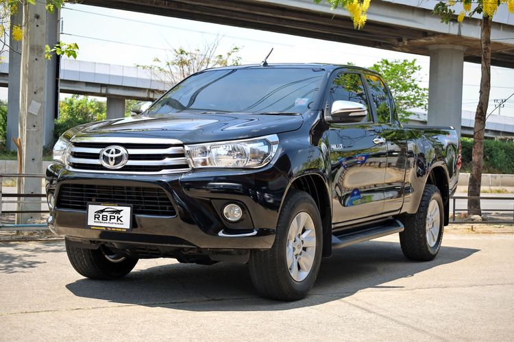รถ Toyota Hilux Revo 2.4 Prerunner E สี ดำ