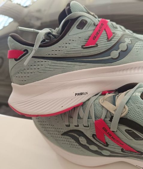ขายถูก Saucony Pwrrun size 40-250-255cm ของแท้ สภาพสวย ใส่นุ่ม เบามาก รูปที่ 4